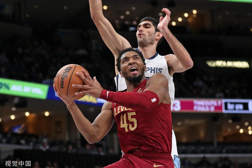 上展现出 上展现出