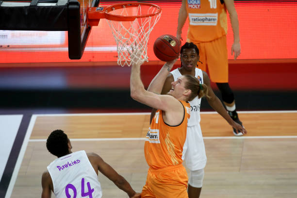 态度更加成 态度更加成