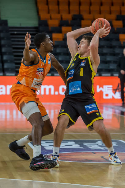 曾凡博与篮网最后一张双向合同无缘！或回归CBA也是选择！